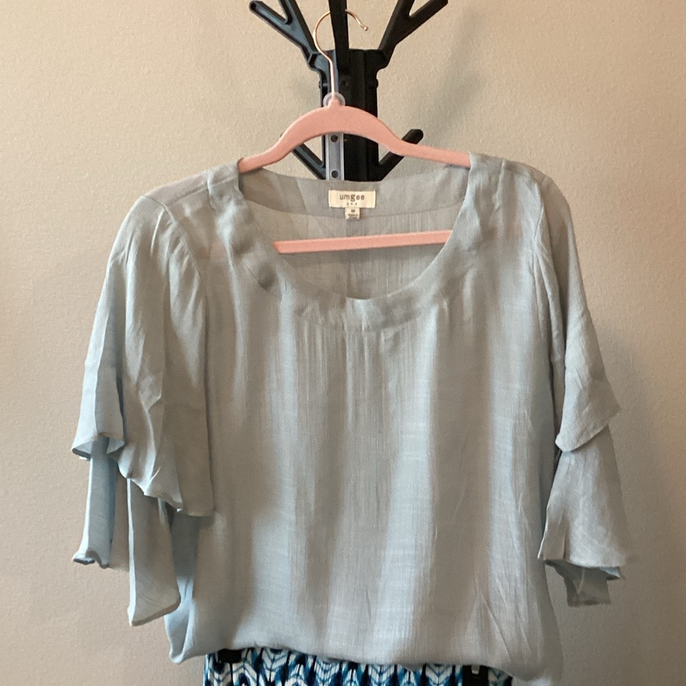 Umgee  light blue  top